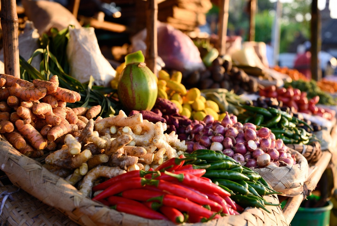 The Balinese Pantry: Ingredients from Market to Home